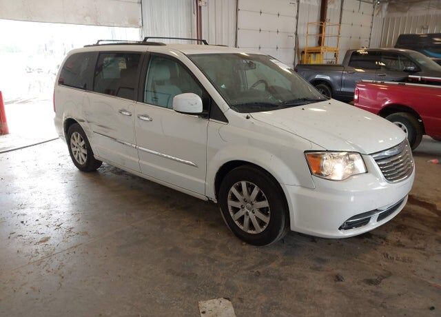 2016 CHRYSLER Town and Country