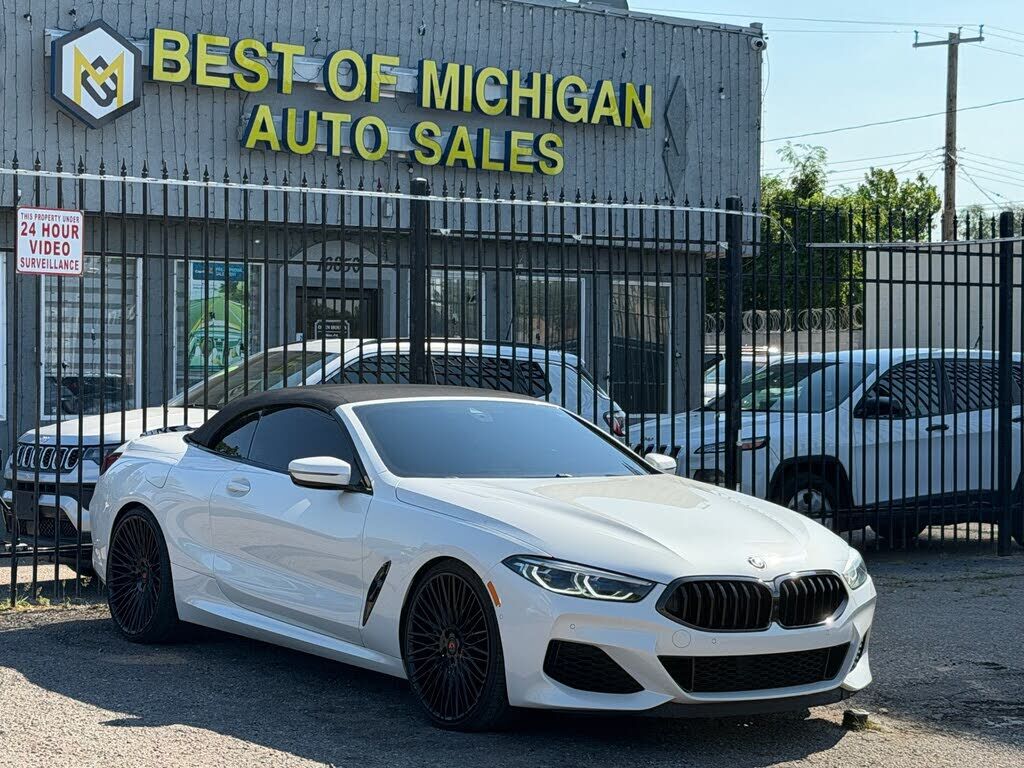2022 BMW M8