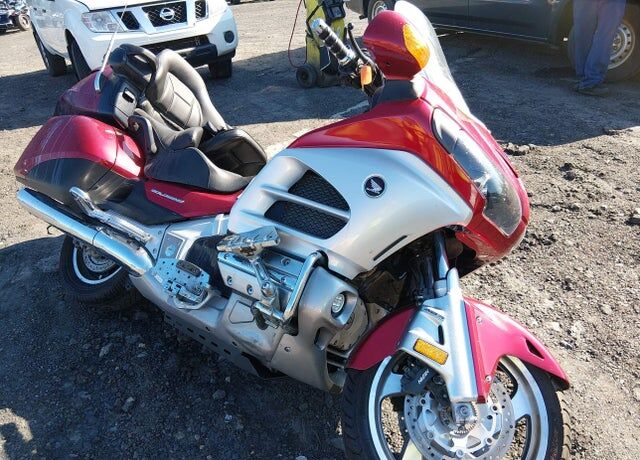 2012 HONDA GL1800