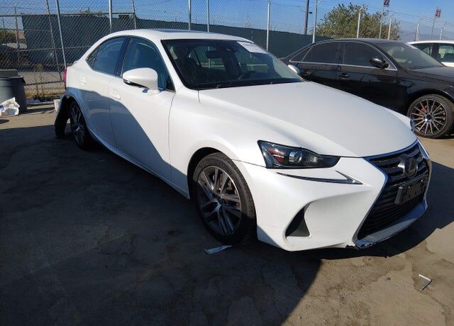 2019 LEXUS IS