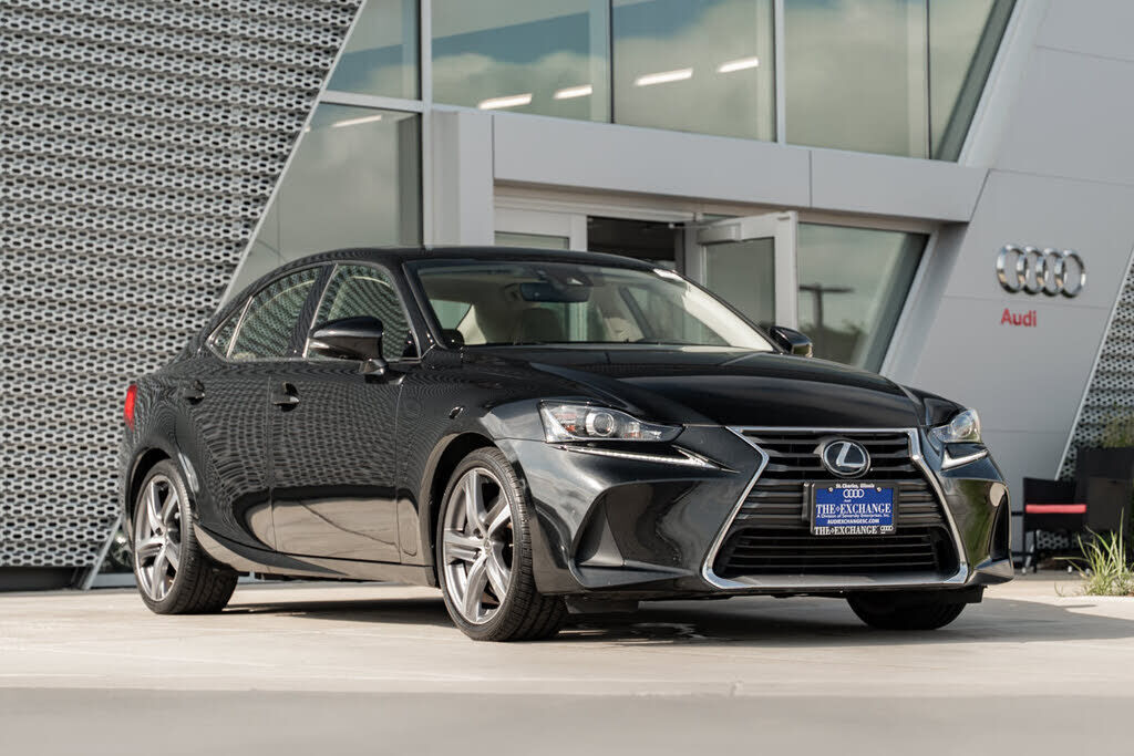 2017 LEXUS IS