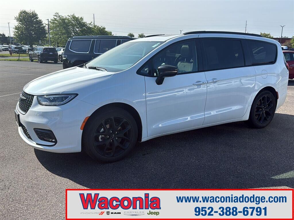 2024 CHRYSLER Pacifica