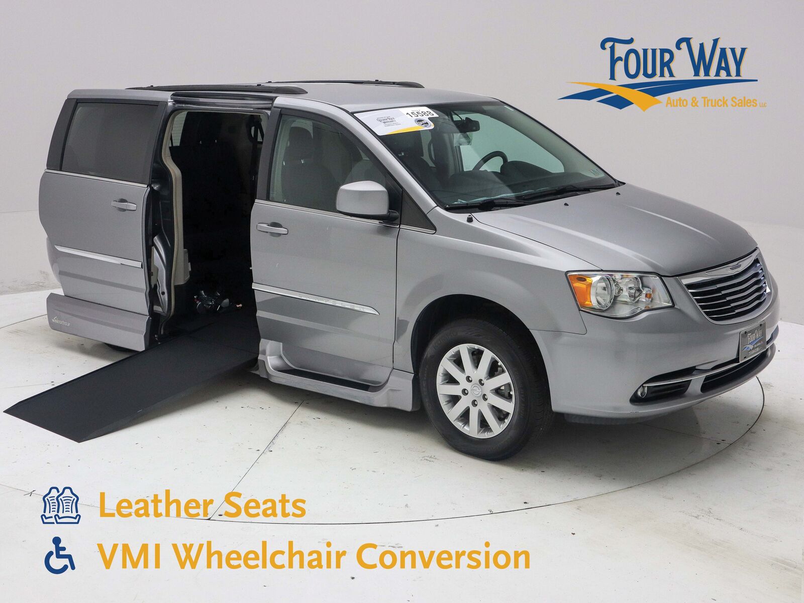 2015 CHRYSLER Town and Country