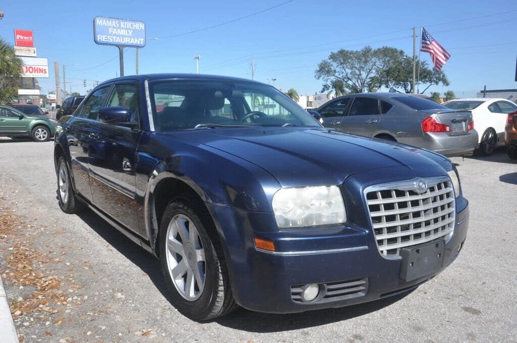 2005 CHRYSLER 300