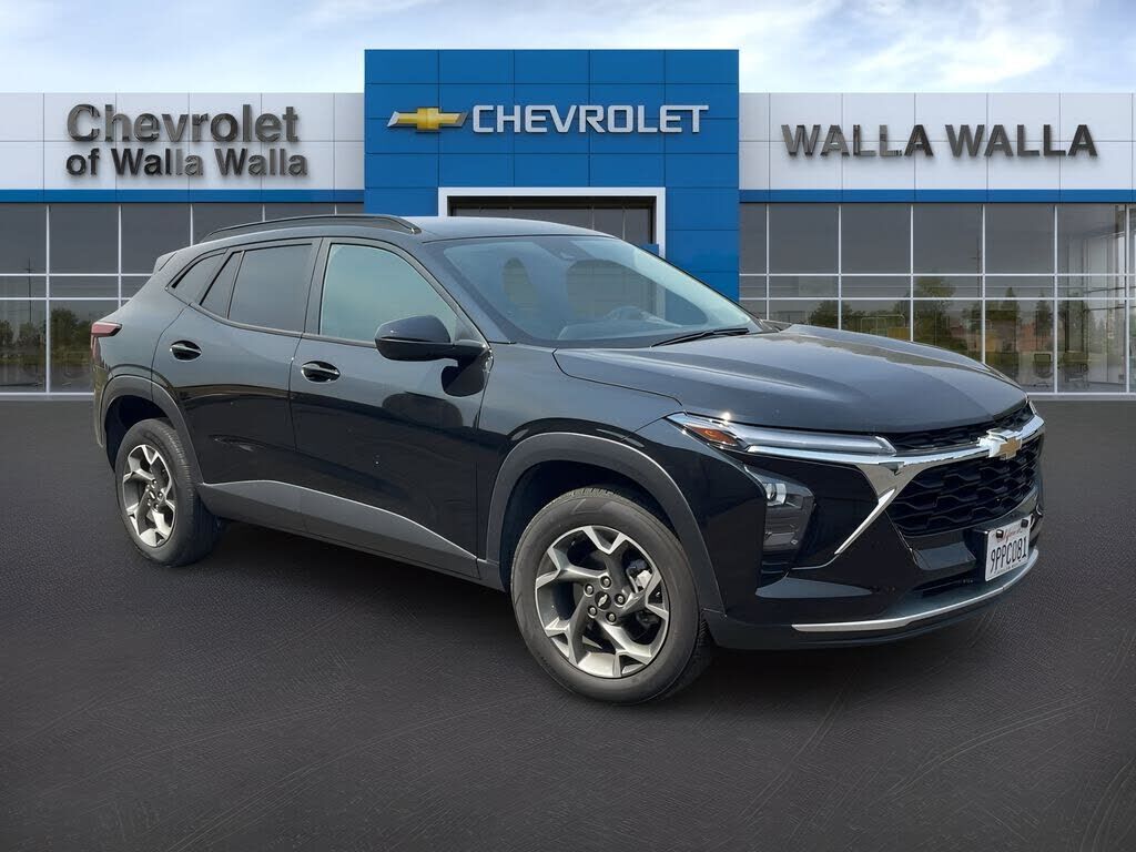 2025 CHEVROLET Trax