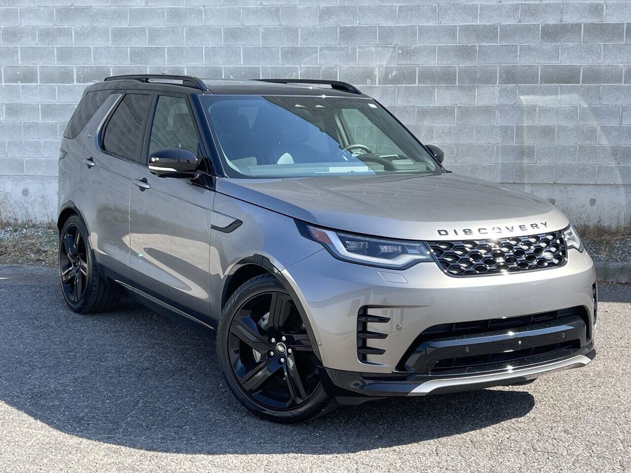 2024 LAND ROVER Discovery