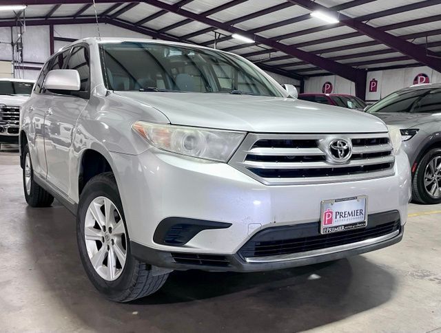 2011 TOYOTA Highlander