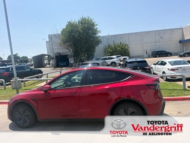 2026 TESLA Model Y
