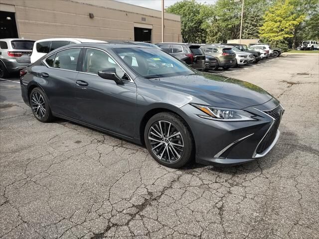 2024 LEXUS ES