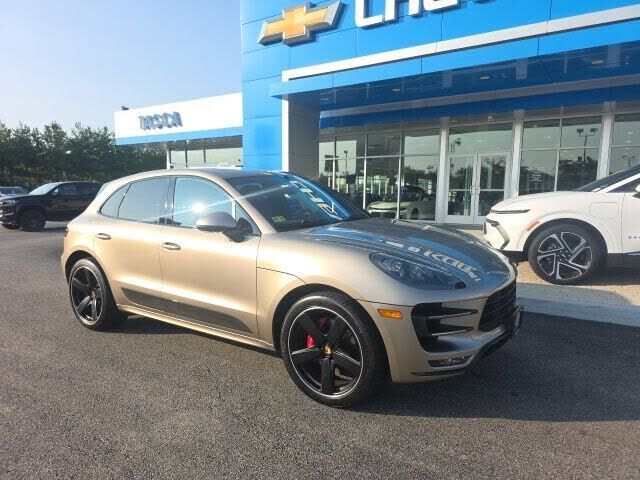 2016 PORSCHE Macan