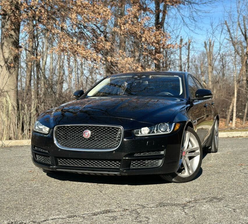 2017 JAGUAR XE