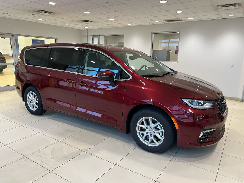 2023 CHRYSLER Pacifica