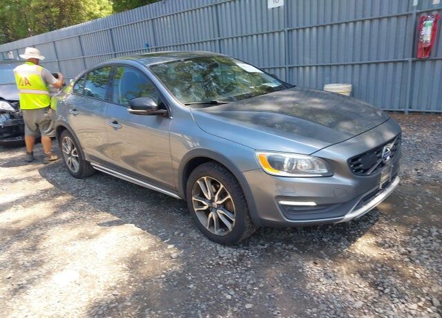 2017 VOLVO S60 Cross Country