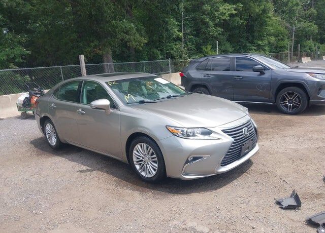 2016 LEXUS ES