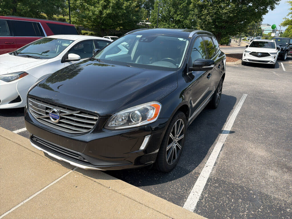 2015 VOLVO XC60