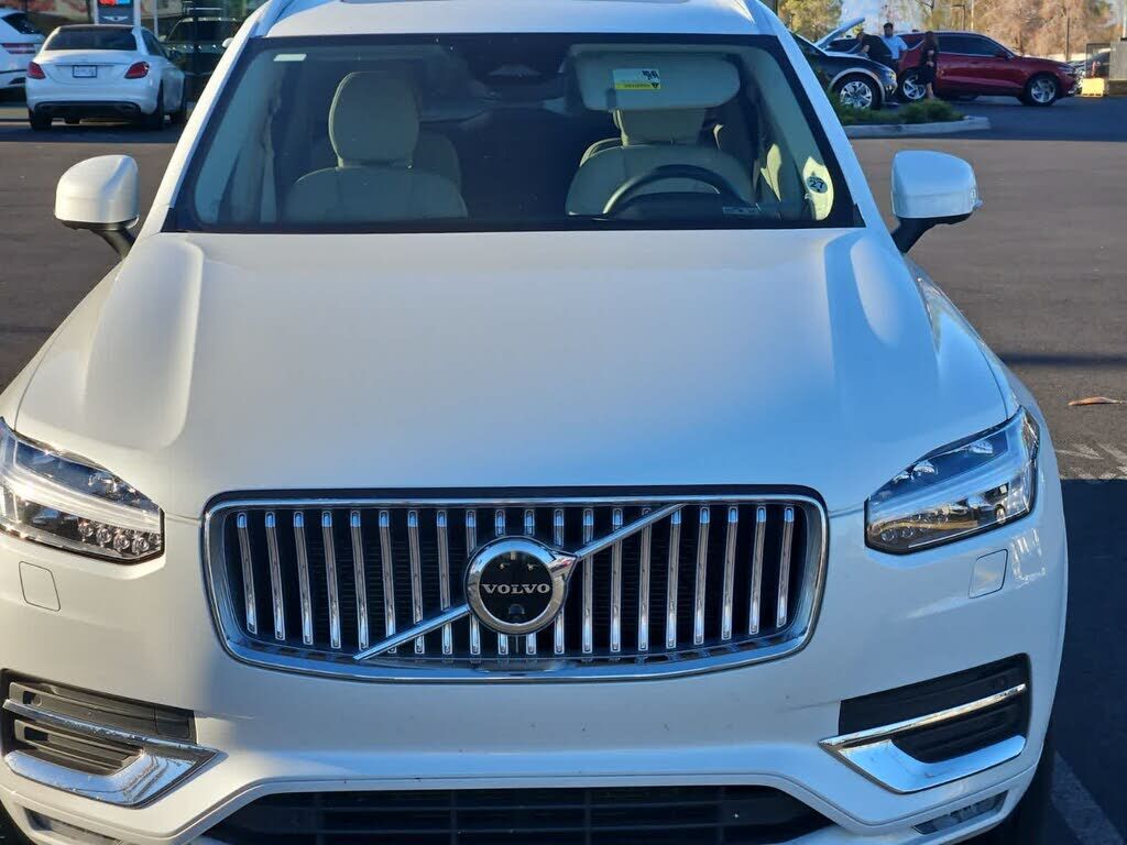 2023 VOLVO XC90
