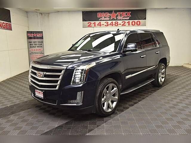 2017 CADILLAC Escalade