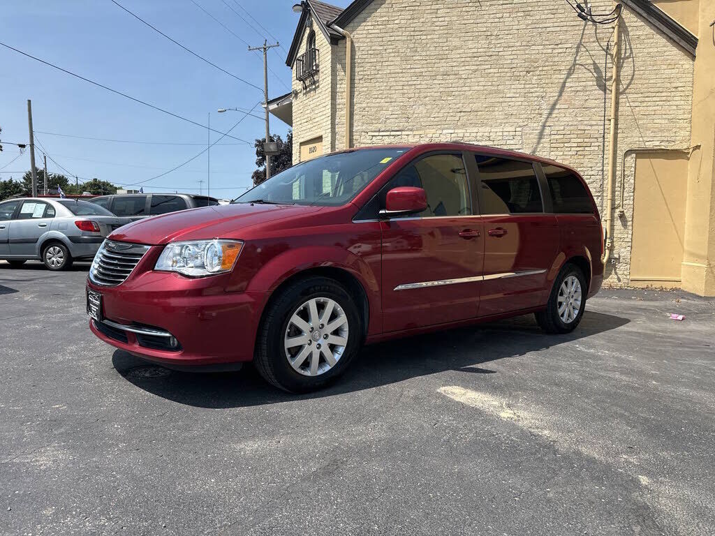 2014 CHRYSLER Town and Country