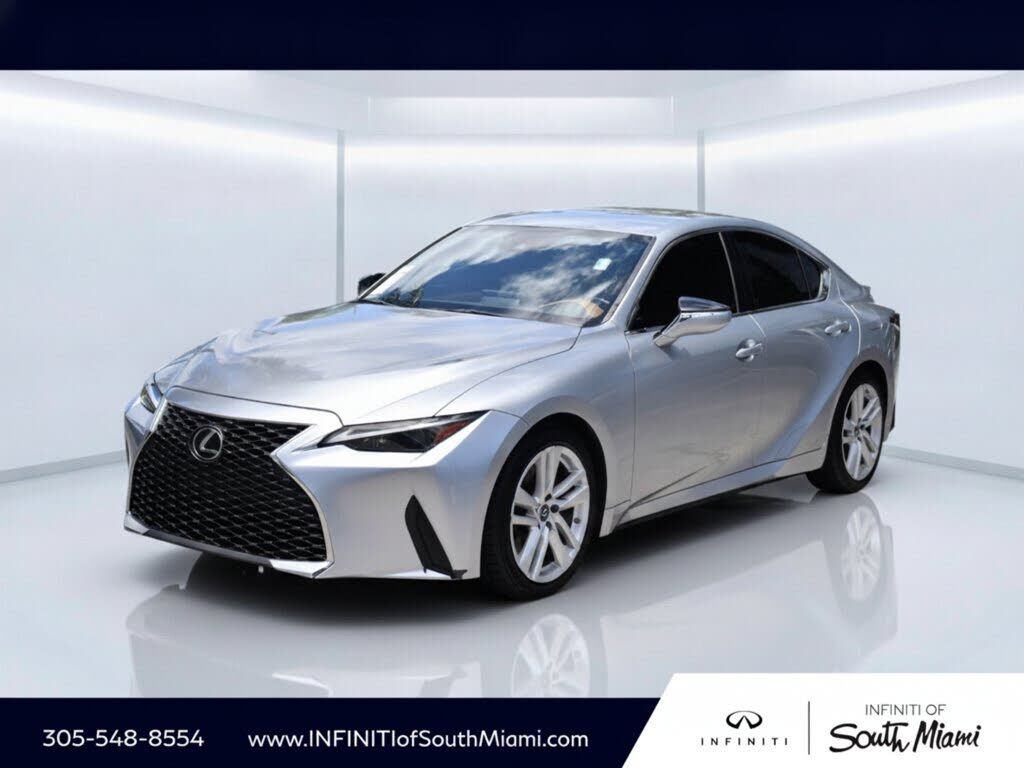 2021 LEXUS IS