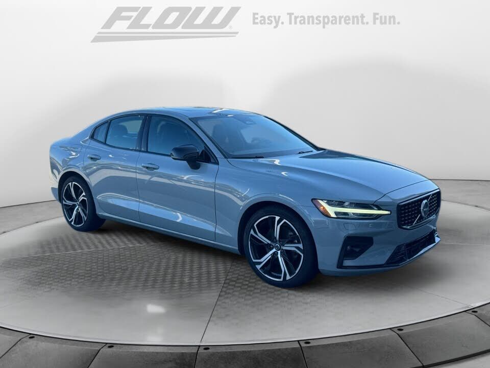 2024 VOLVO S60