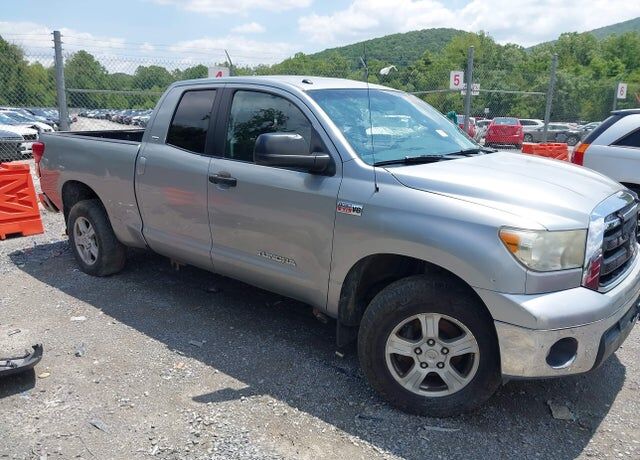 2011 TOYOTA Tundra