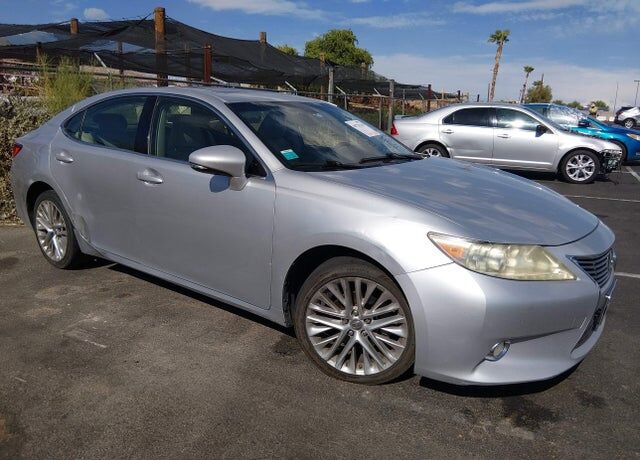 2013 LEXUS ES