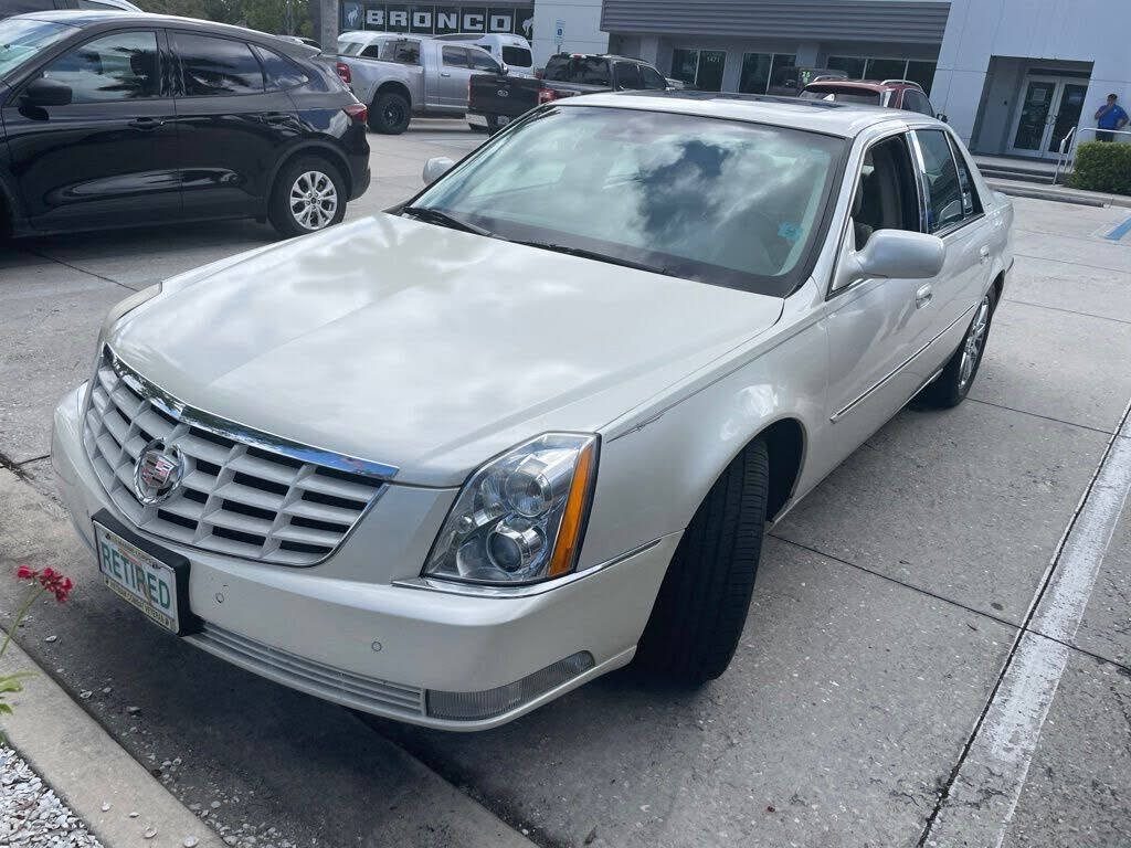 2010 CADILLAC DTS