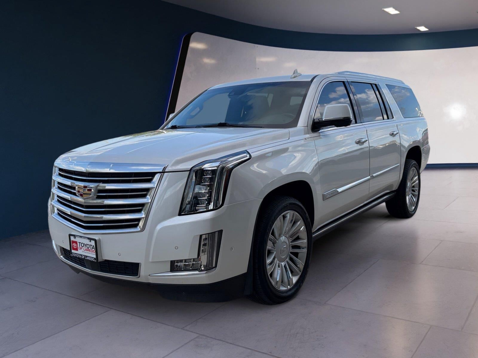 2018 CADILLAC Escalade ESV