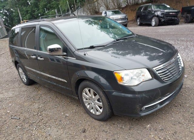 2011 CHRYSLER Town and Country