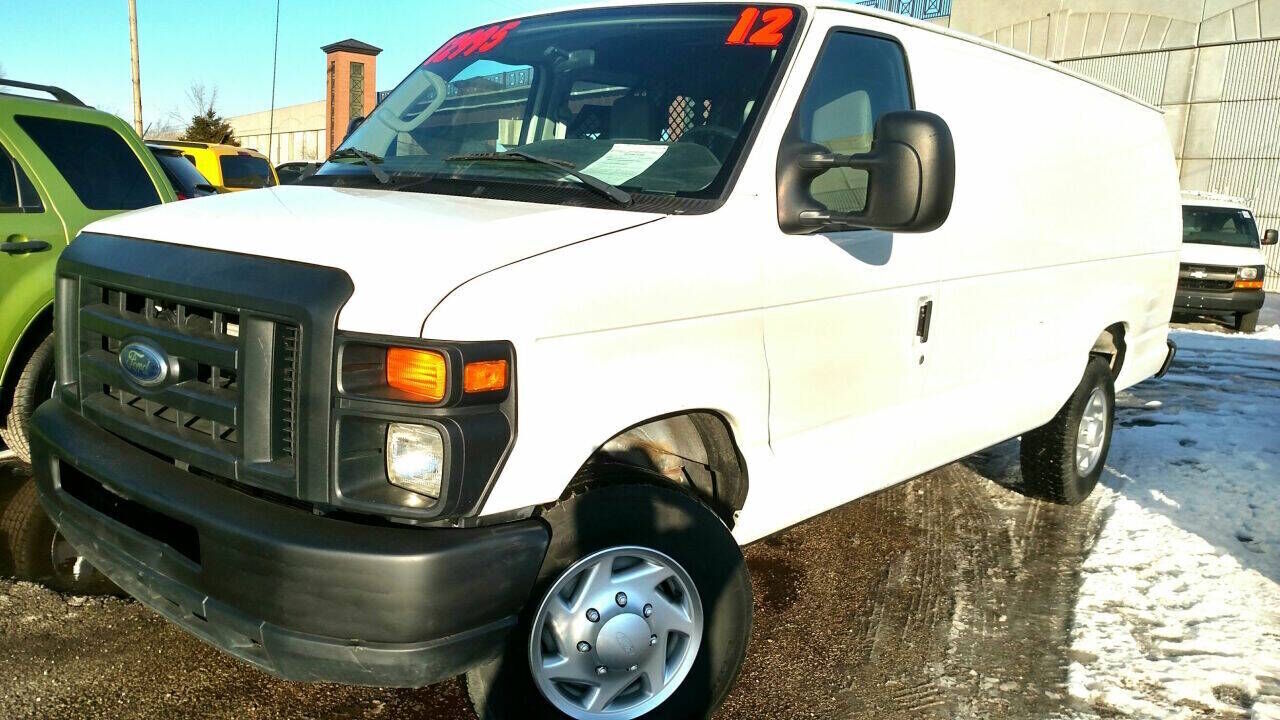 2012 FORD E-350