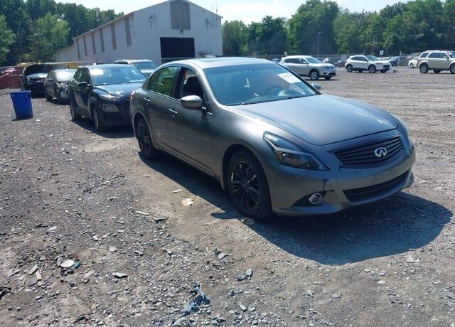 2015 INFINITI Q40