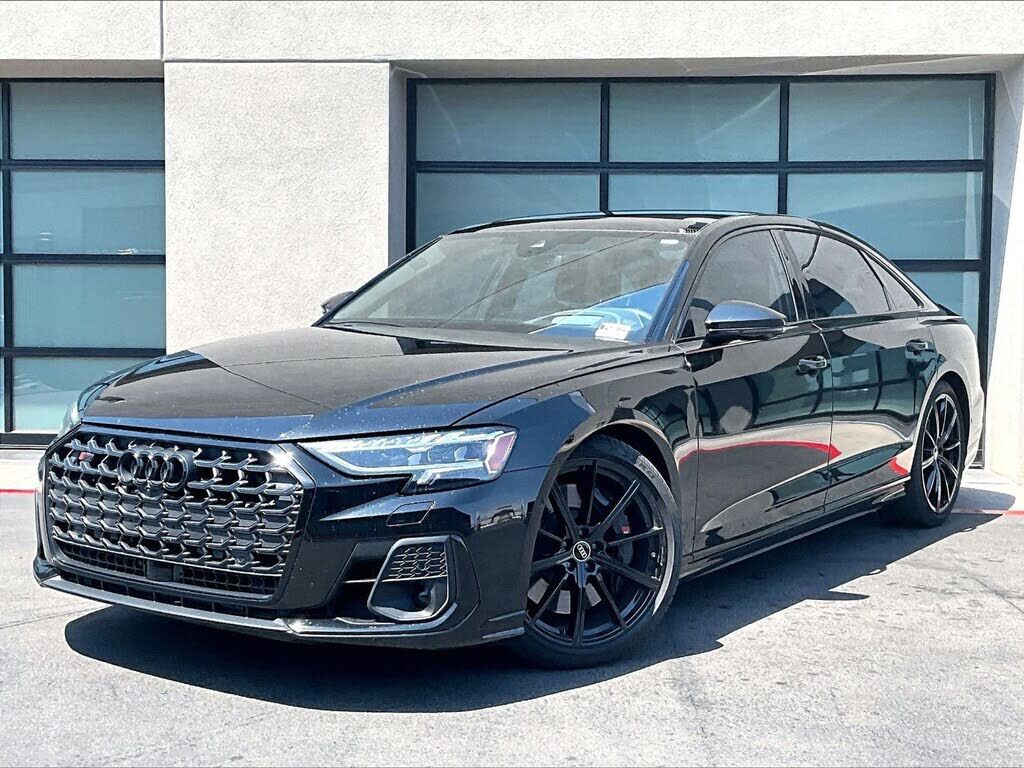 2024 AUDI S8
