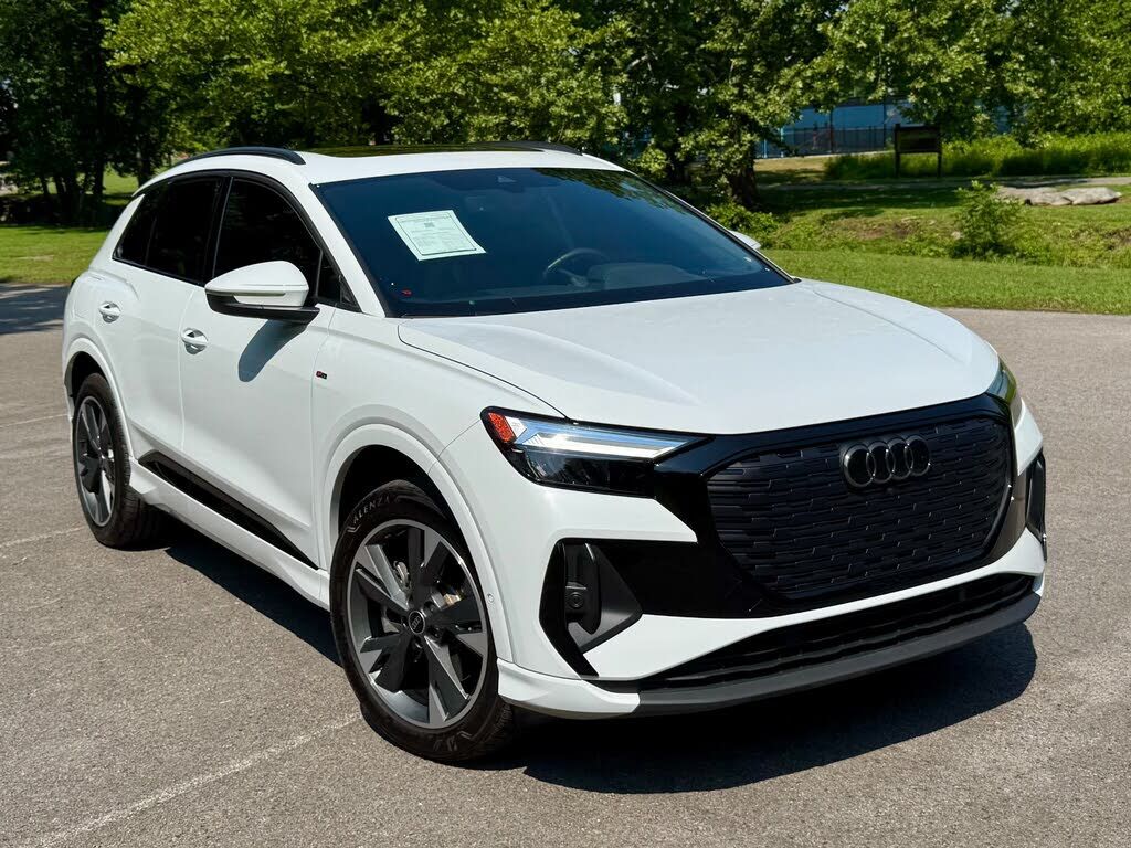 2024 AUDI Q4