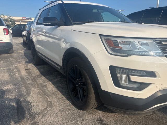 2017 FORD Explorer