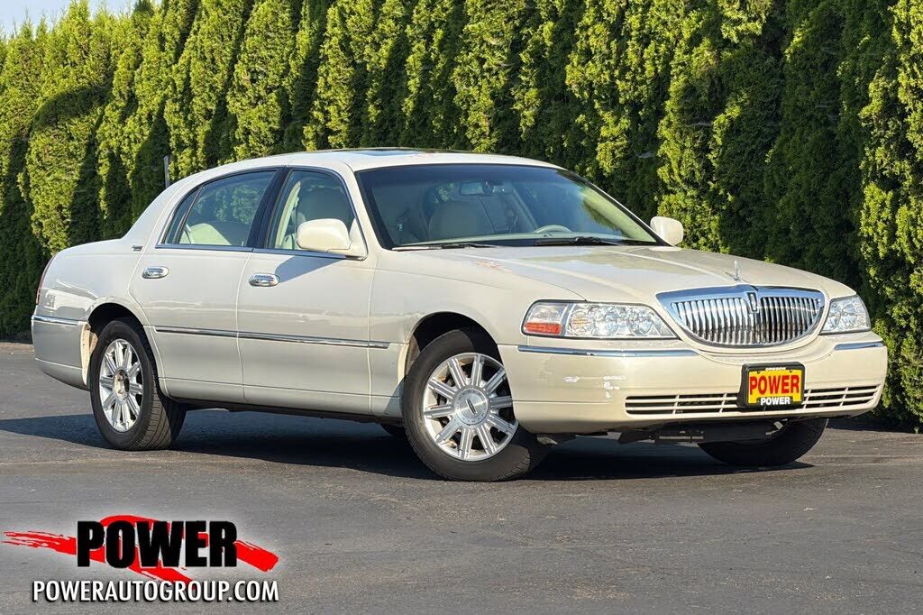 2006 LINCOLN Town Car