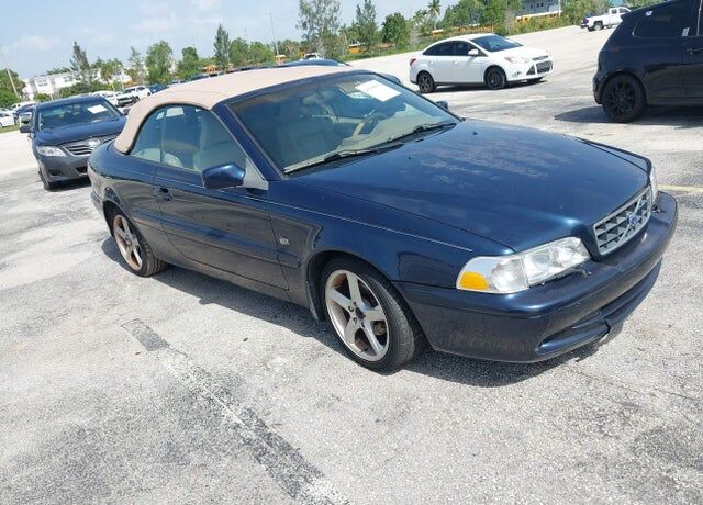 2004 VOLVO C70