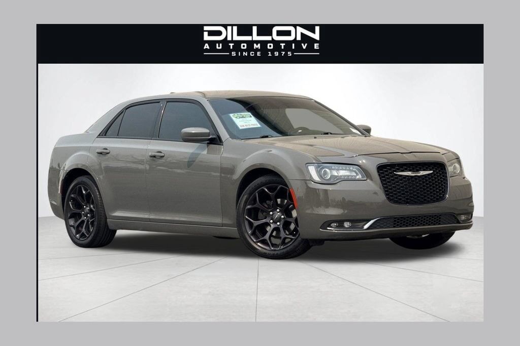 2019 CHRYSLER 300