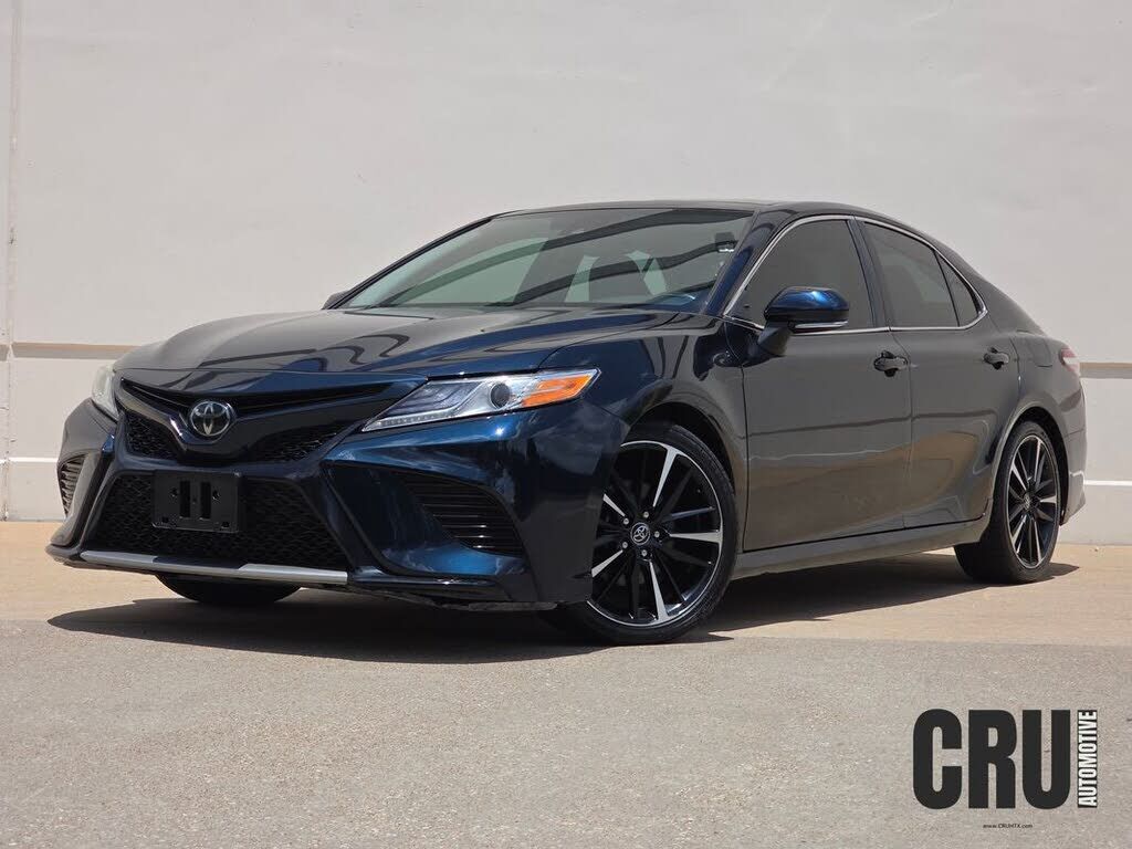 2020 TOYOTA Camry