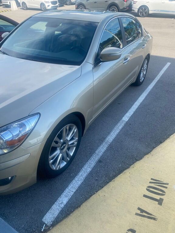 2011 HYUNDAI Genesis