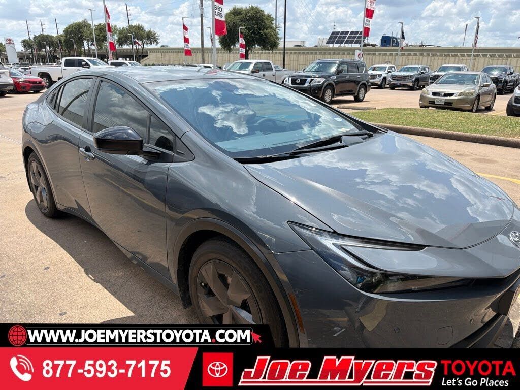 2024 TOYOTA PRIUS