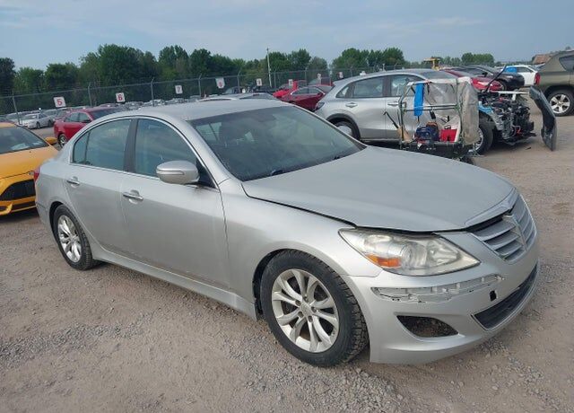 2013 HYUNDAI Genesis