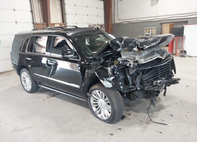 2016 CADILLAC Escalade