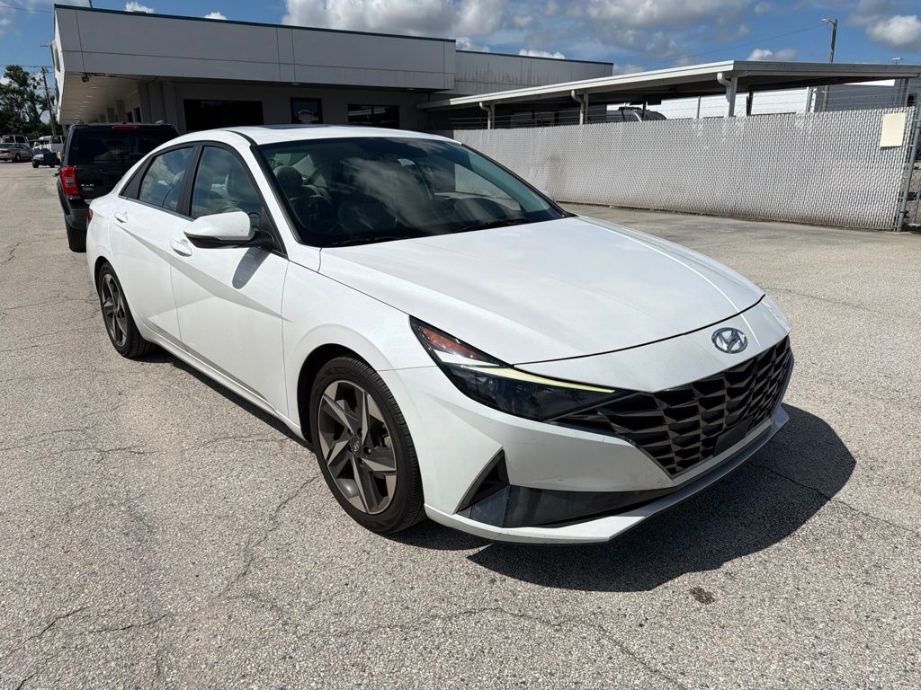 2022 HYUNDAI Elantra