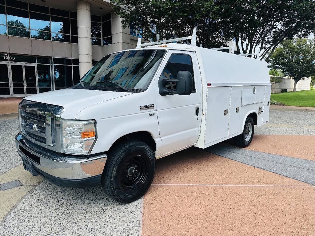 2012 FORD E-350
