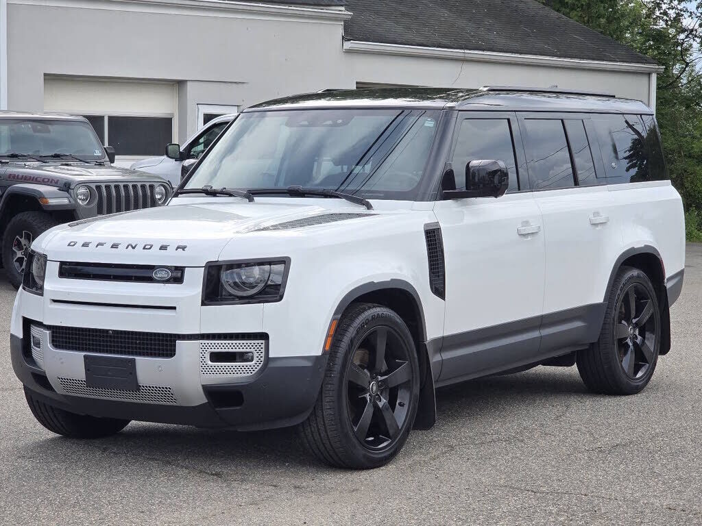 2023 LAND ROVER Defender