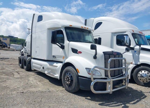 2022 PETERBILT 579
