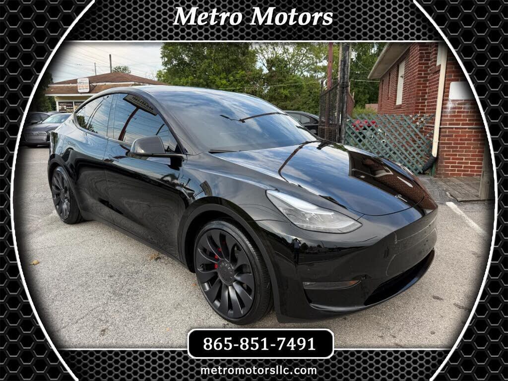 2024 TESLA Model Y