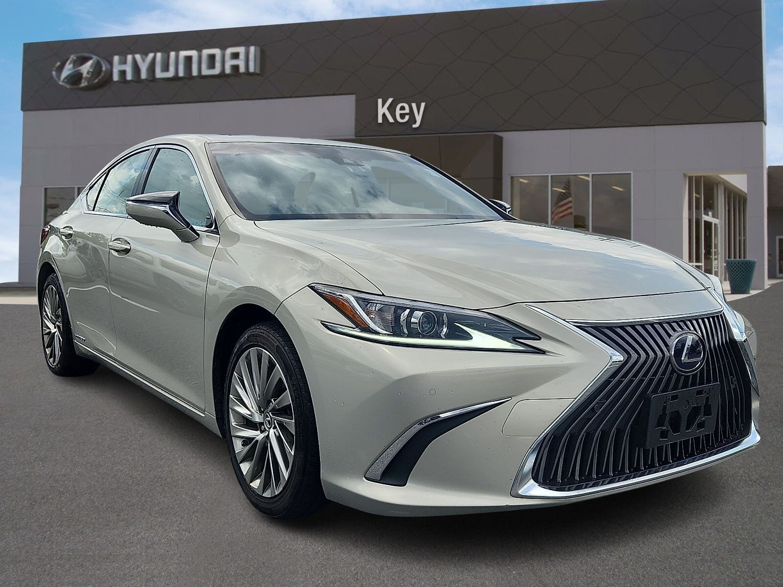 2019 LEXUS ES