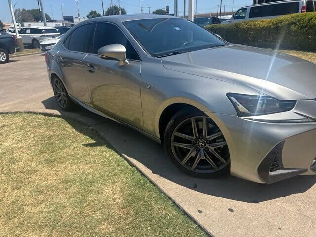 2019 LEXUS IS