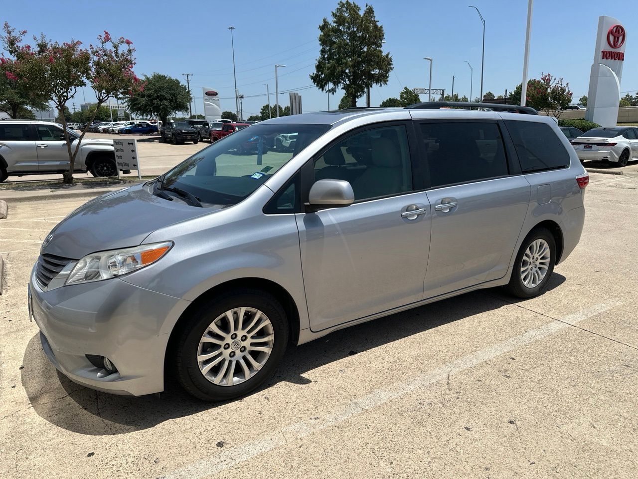 2017 TOYOTA Sienna